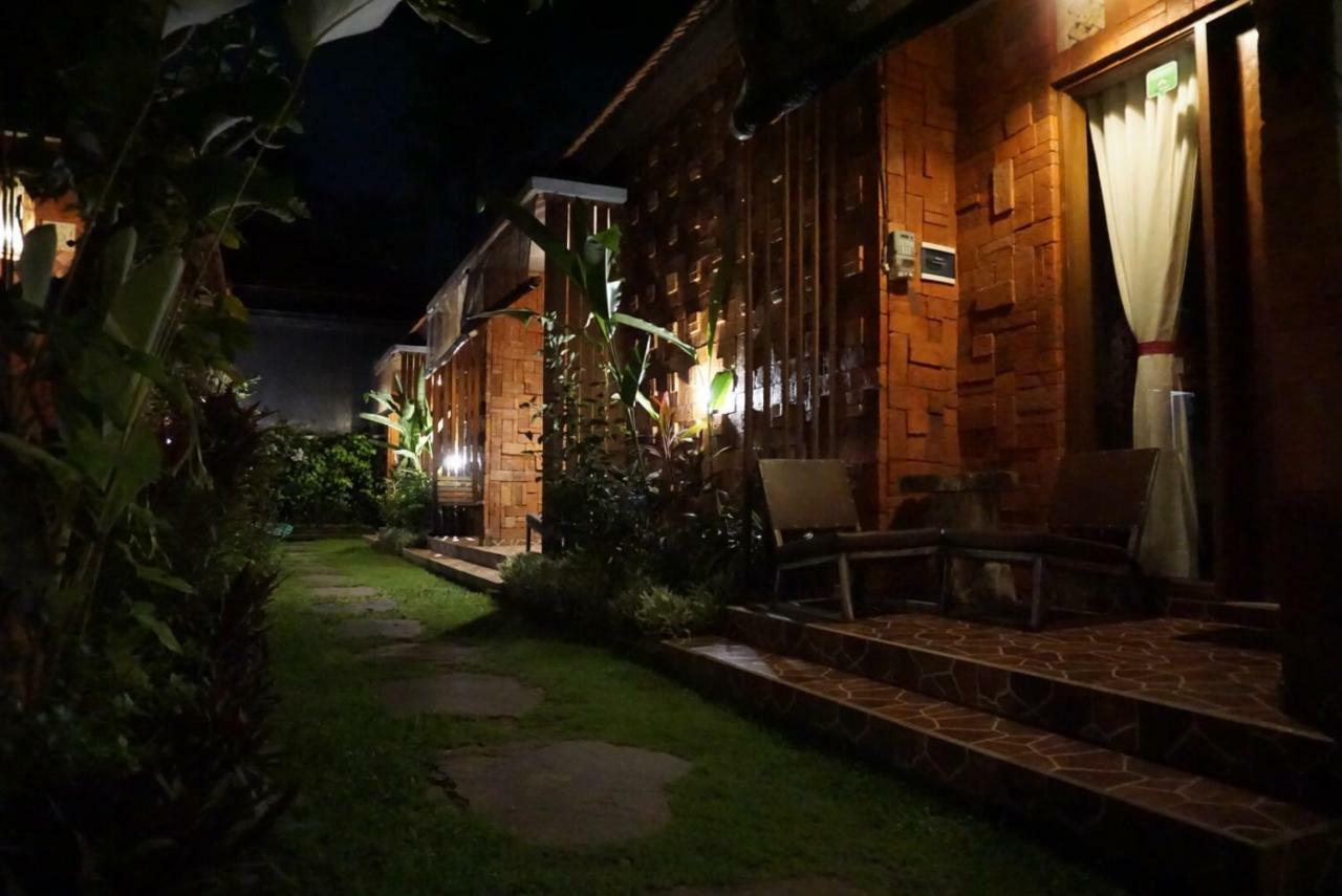 Louto Dmell Guesthouse Sanur Exterior foto